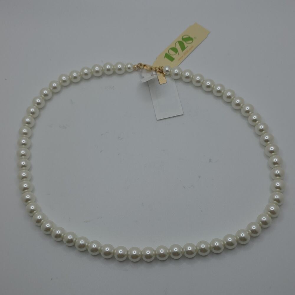 1928 Beaded Necklace Imitation Pearl White Round Spring Ring Fashion Jewelry18in